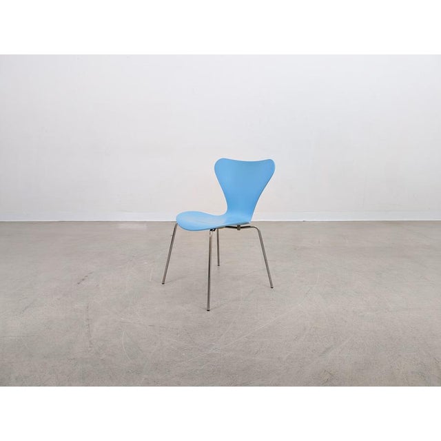 Light Blue Series 7 3107 Chair by Arne Jacobsen for Fritz Hansen For Sale - Image 6 of 12