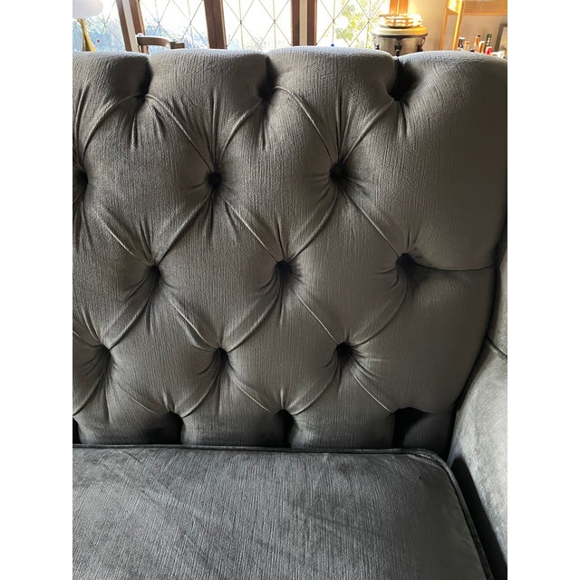 Hollywood Regency 1990s Tufted Sofa in Blue Velvet For Sale - Image 3 of 8