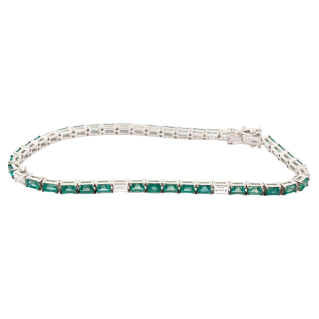 Natural emerald 3.47cts & diamond 0.63cts bracelet in 18k gold For Sale - Image 15 of 18