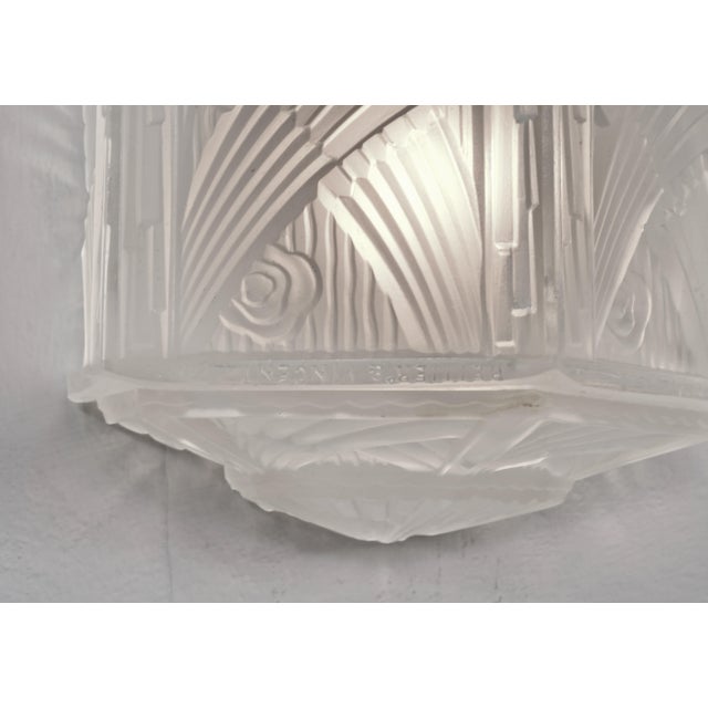 Transparent Hettier Vincent & Hanots French Art Deco Frosted Glass Pocket Wall Sconces 1930s - A Pair For Sale - Image 8 of 14