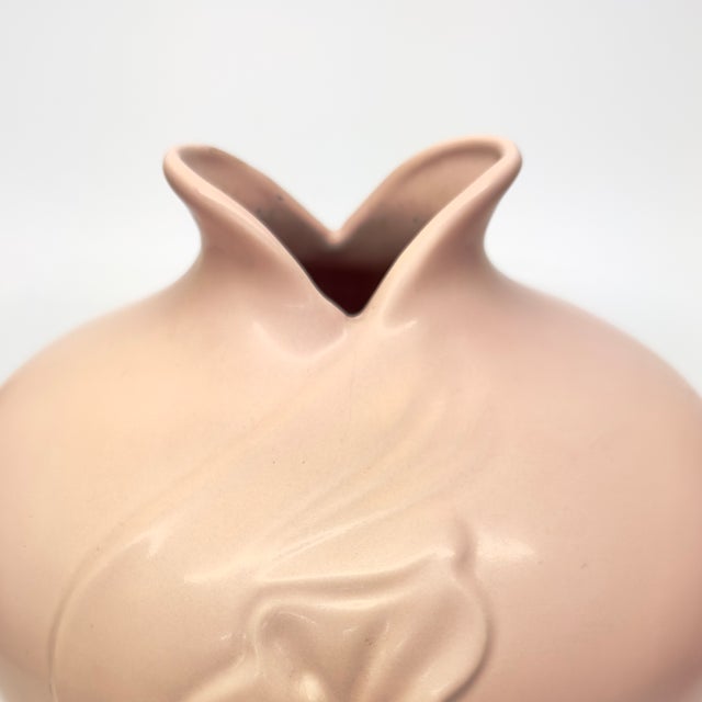 Ceramic 1980s Extra Large Matte Blush Vase With Relief Lilly Motif by Haeger, No 7100. Made in Usa For Sale - Image 7 of 10