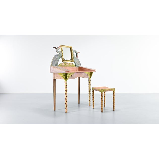 There is Art Deco, Art Nouveau; there is design, modernism… And then there are pieces that resist classification. Gérard...