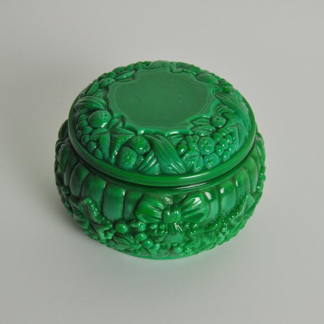 Emerald Green Malachite Glass Trinket Box, 1950s-1960s For Sale - Image 3 of 9