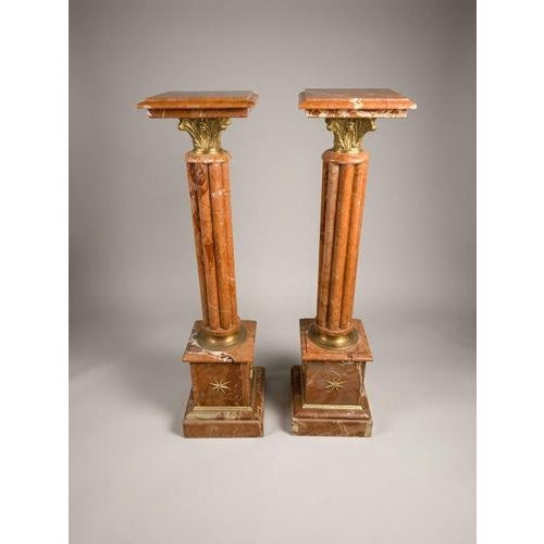 Neoclassical Veined Marble Columns, Set of 2 For Sale - Image 4 of 4
