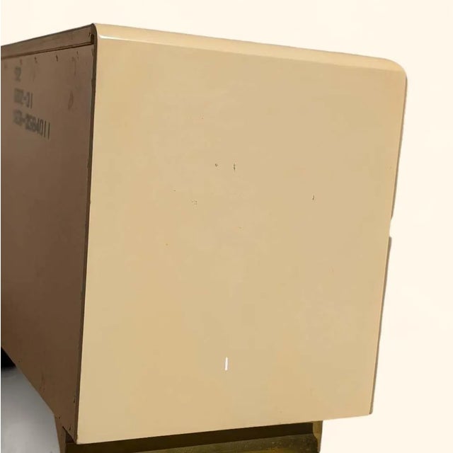 Postmodern Lacquered Waterfall Nightstands by Lane – A Pair, 1980s For Sale - Image 4 of 10