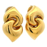 1980s Bulgari Puffy Gancio Link 18k Yellow Gold Earrings, Pair For Sale