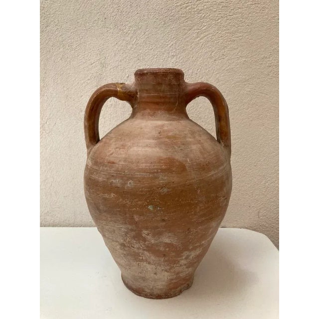 Vintage Beige Faience Vase, in Very Good conditions. Designed 1920 to 1949