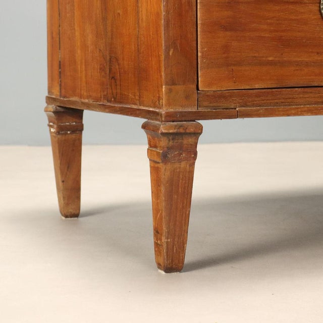 Early 19th Century Italian Directoire Chest of Drawers in Walnut For Sale - Image 6 of 10