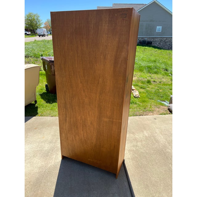 Mid Century Mastercraft Furniture Solid Knotty Pine 6 Shelf Bookshelf With Fixed and Adj. Shelves, Trim, and Decorative Molding For Sale - Image 11 of 12