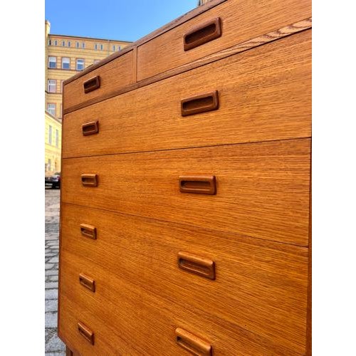 Tallboy Chest of Drawers in Oak with Double Handles by Holger Jensen for FDB Møbler For Sale - Image 5 of 11