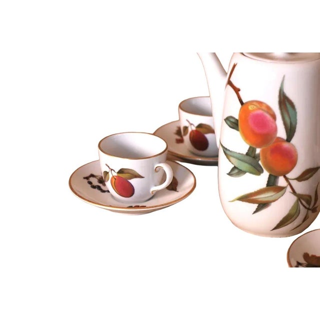Evesham Porcelain Coffee and Tea Service from Royal Worcester, England, 1960s, Set of 11 For Sale - Image 3 of 11