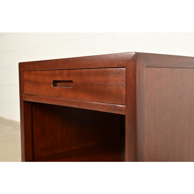 Frank Lloyd Wright for Heritage Henredon Taliesin Mahogany Nightstand or Side Table, Newly Refinished For Sale - Image 10 of 16