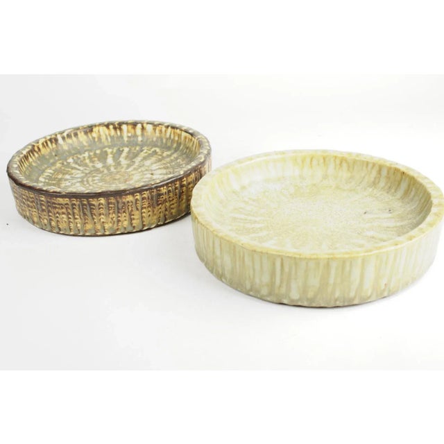 Rörstrand Plates by Gunnar Nylund for Rörstrand, Set of 2 For Sale - Image 4 of 4