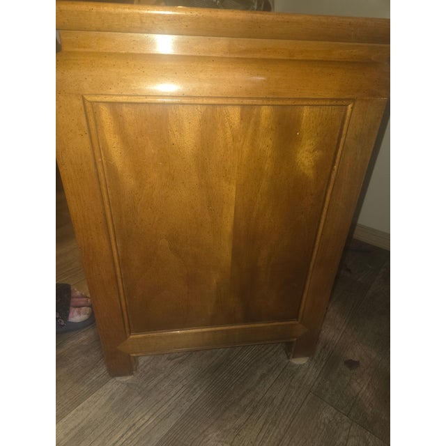 1970s Chin Hua 2 Drawer Night Stands Finished in Burl Wood Veneers For Sale - Image 6 of 13