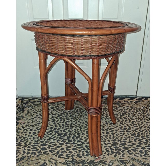 1980s Vintage Palecek Artisan Crafted Rattan and Wicker Round Side Table For Sale - Image 5 of 6