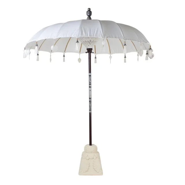 White Anglo-Indian Style White Cotton Umbrella For Sale - Image 8 of 8