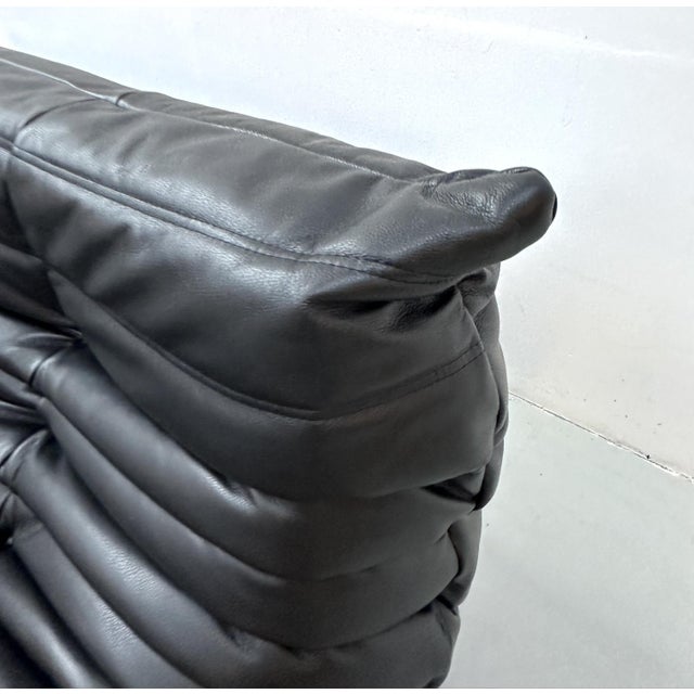 Ligne Roset French Togo 2-Seater Sofa in Black Leather attributed to Michel Ducaroy for Ligne Roset, 1970s For Sale - Image 4 of 12