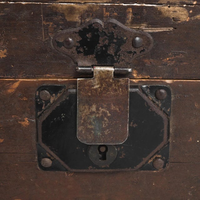 1900 - 1909 1900s French Wooden Trunk For Sale - Image 5 of 10