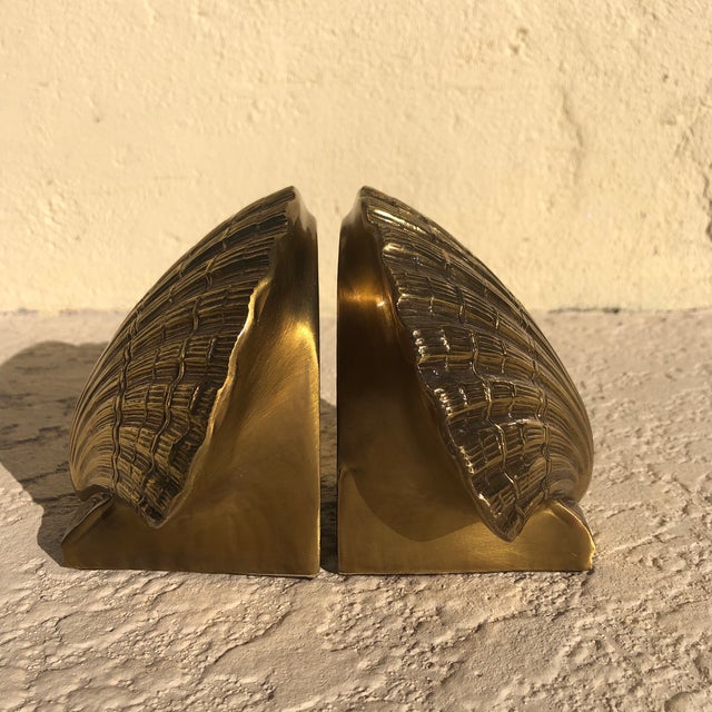 Darling brass seashells that will surly bring back beach memories! Makers mark PMC (Philadelphia Manufacturing Company) on...