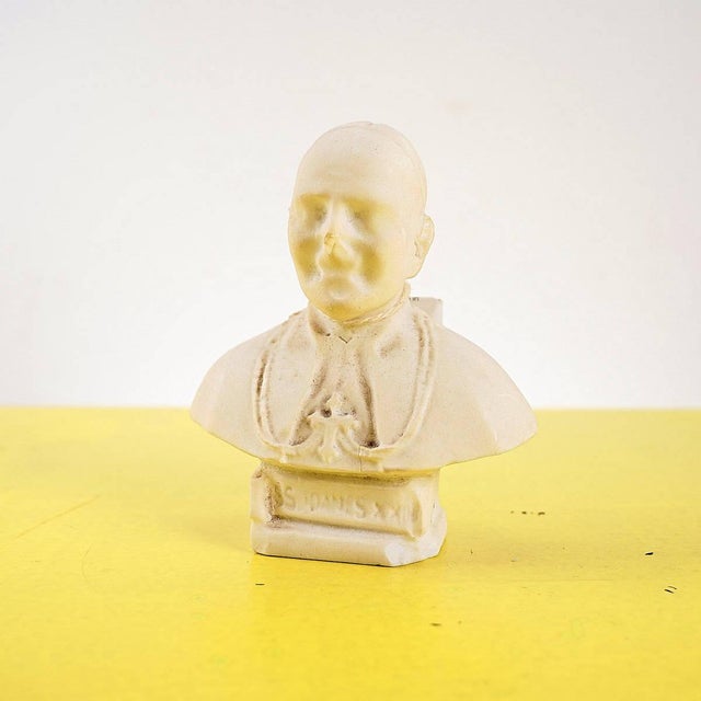 Half-Length Pope Bust in Foam For Sale - Image 5 of 5