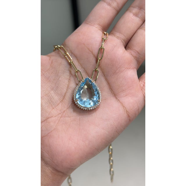 Victorian Certified 14.22Ct Aquamarine & Diamond Paperclip Pendant Necklace in 14k Gold For Sale - Image 3 of 17