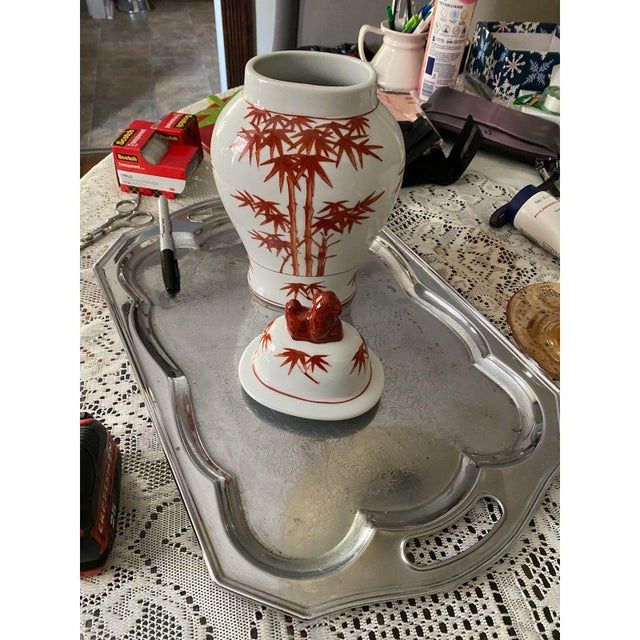 Red and White Porcelain Ginger Jar With Foo Dog Finial For Sale - Image 4 of 8