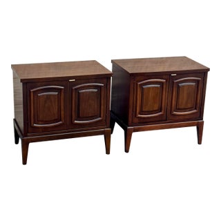 Pair of Mid 20th Century Walnut Nightstands For Sale