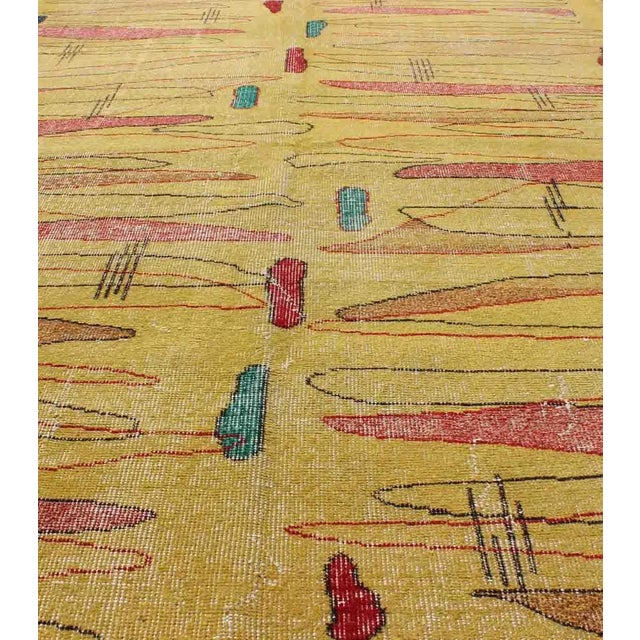 Yellow Keivan Woven Arts, Tu-Mtu-136060, Vintage Turkish Mid-Century Modern Rug in Yellow Color and Modern Design For Sale - Image 8 of 11