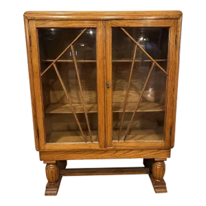 Early 20th Century English Oak Art Deco Display Case With Glazed Front