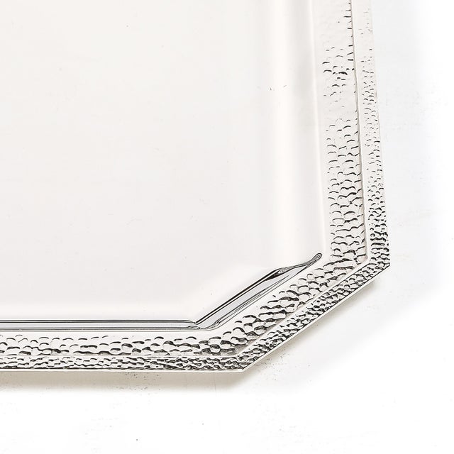 Reed & Barton Set of Three Reed and Barton Silver Plate Trays With Hand-Hammered Detailing For Sale - Image 4 of 18