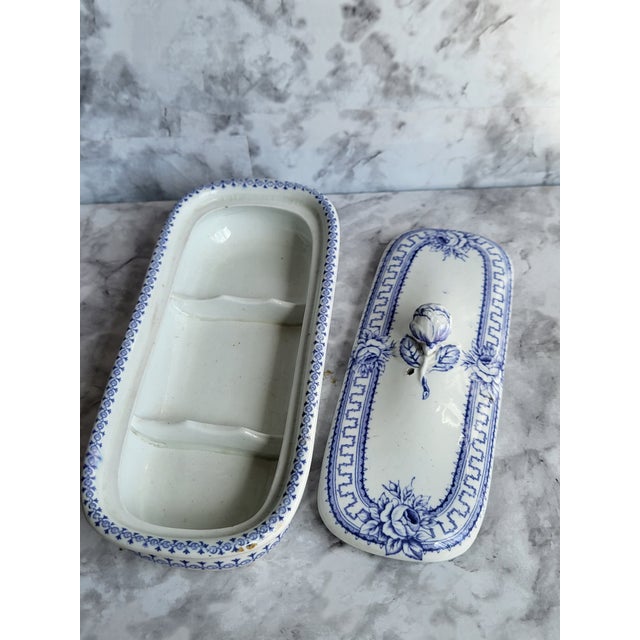 Victorian transferware toothbrush box in a striking blue and white floral design. A lovely example of 19th-century...