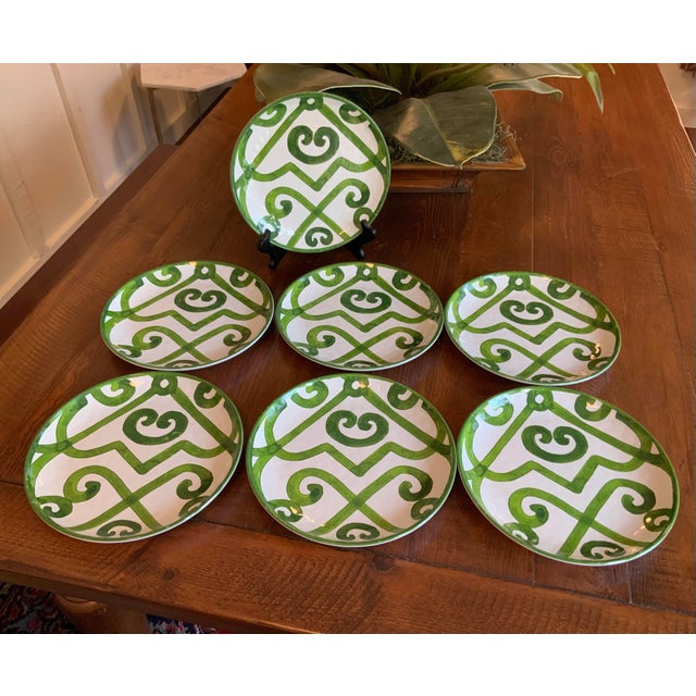 Chinoiserie Chinoiserie Scroll Melamine Luncheon Plates W/ Green Lattice Pattern – Set of 7 for Palm Beach Regency, British Colonial & Outdoor Entertaining. For Sale - Image 3 of 8