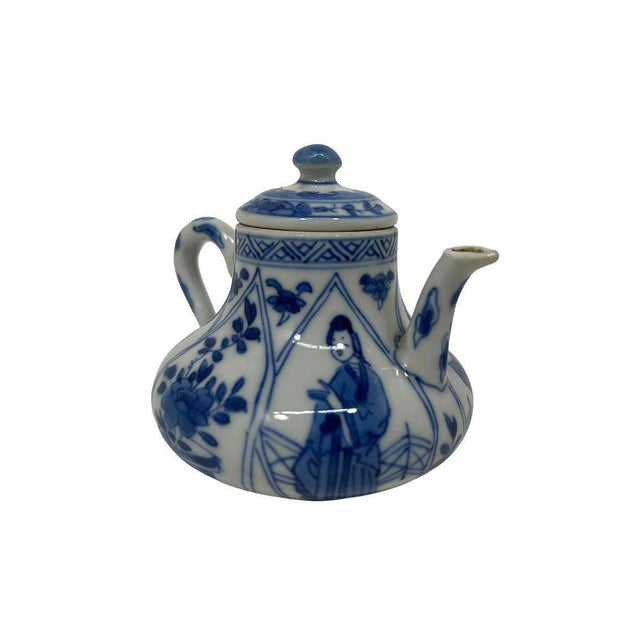 Miniature Porcelain Teapot, 1700 For Sale - Image 4 of 13