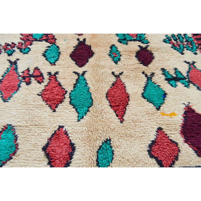 Mid 20th Century Vintage Moroccan Rug - 4′8″ × 8′2″ For Sale - Image 10 of 11