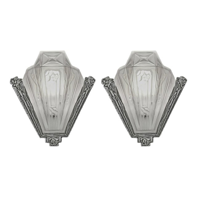 A Pair of French Art Deco Wall Sconces by Paul Gilles 1930 France For Sale