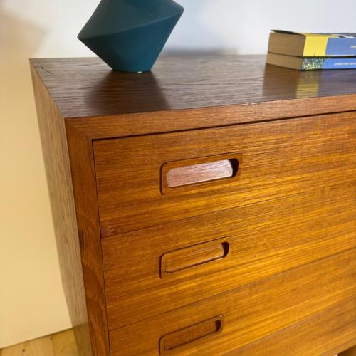 Brown Mid-Century Scandinavian Teak Chest of 4 Drawers For Sale - Image 8 of 10