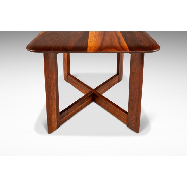 Brown Rare Mid-Century Modern Side Table / End Table in Solid Walnut by John Keal for Brown Saltman, Usa, C. 1960s For Sale - Image 8 of 17