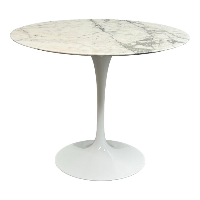 Eero Saarinen for Knoll Saarinen Lounge Table, 35 Inch For Sale