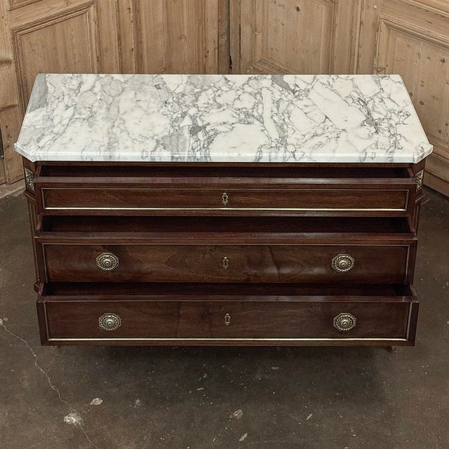 Mid-Century French Mahogany Commode With Carrara Marble Top in Louis XVI Style For Sale - Image 14 of 17