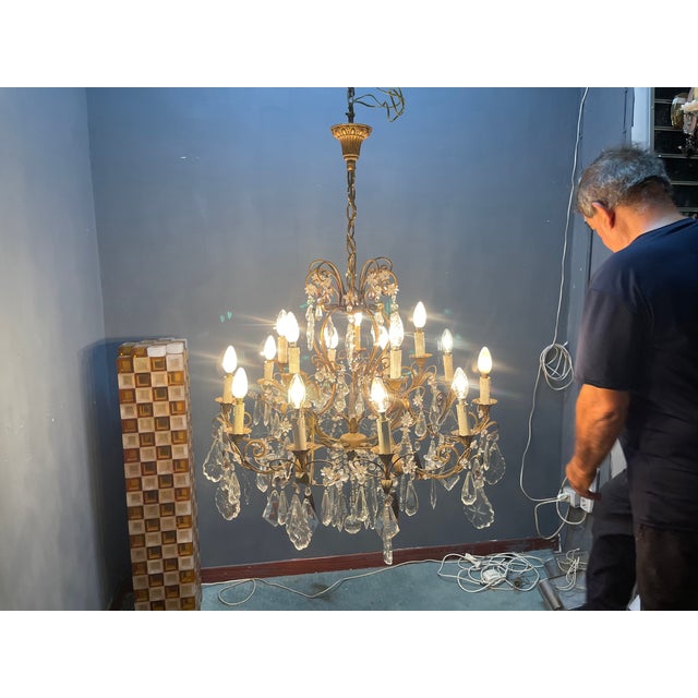 Large Florentine Tole Chandelier with Murano Glass Flowers, Italy, 1950s For Sale - Image 17 of 18