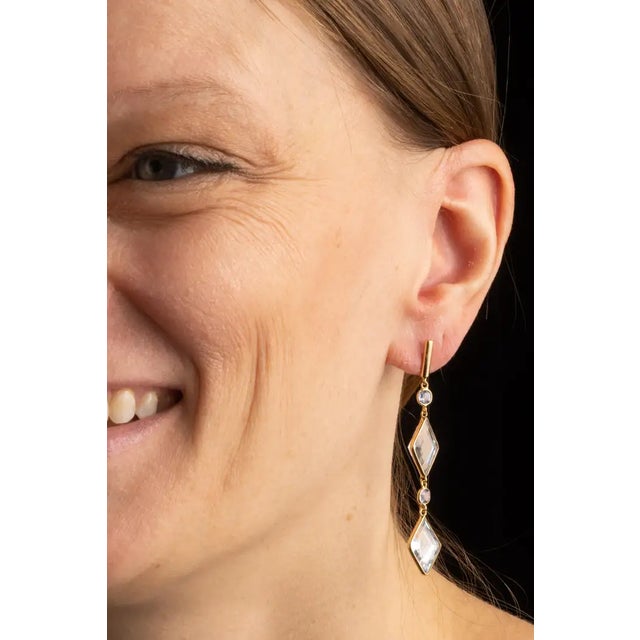 1990s Pair of Aquamarine and 18K Gold Dangle Chandelier Earrings For Sale - Image 4 of 4