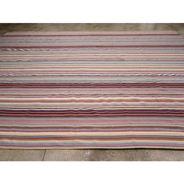 Galerie Shabab Collection Mid-20th Century Turkish Flatweave Kilim Carpet For Sale - Image 4 of 8