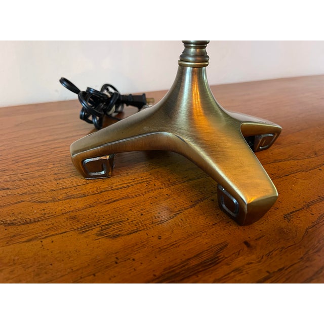 Vintage Brass Table Lamp With Sculptural Star Base & Ribbed Glass Accent For Sale In Naples, FL - Image 6 of 11