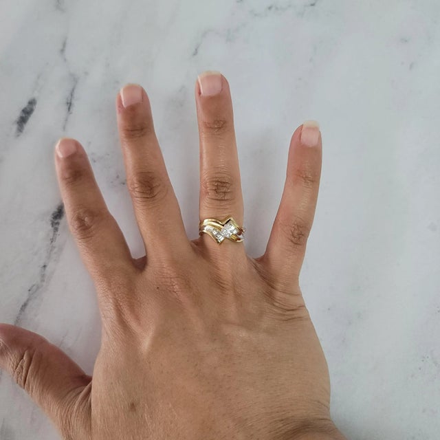 ♥ Ring Summary ♥ Main Stone: Diamond Approx. Carat Weight: .75cttw Diamond Clarity: SI2 Diamond Color: G Band Material:...