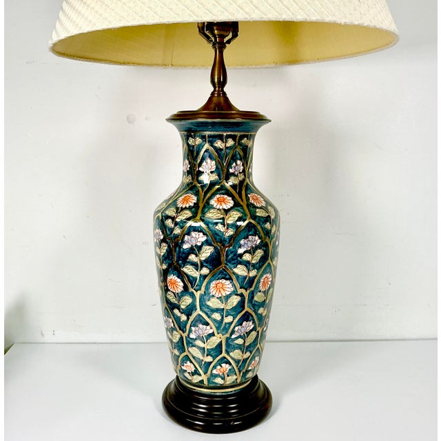 Teal Mid 20th Century Chinoiserie Boho Chic Hollywood Regency Ceramic Flora Botanical Table Lamp, Textile Shade For Sale - Image 8 of 18