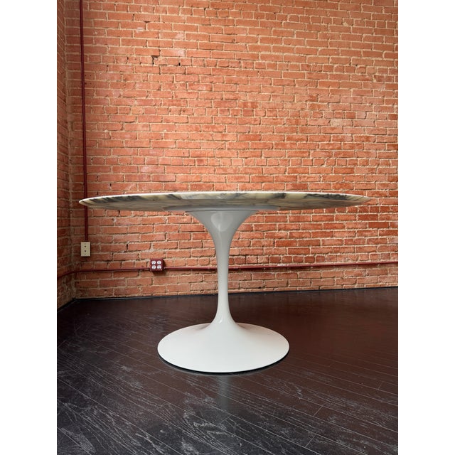 White 54" Saarinen Arabascato Marble Tulip Dining Table for Knoll For Sale - Image 8 of 14