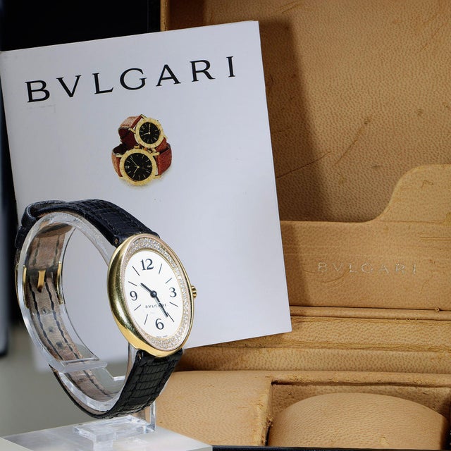 Bvlgari Ovale Ov32g Factory Diamond Bezel 18k Yellow Gold Watch Circa 1990s For Sale - Image 9 of 14