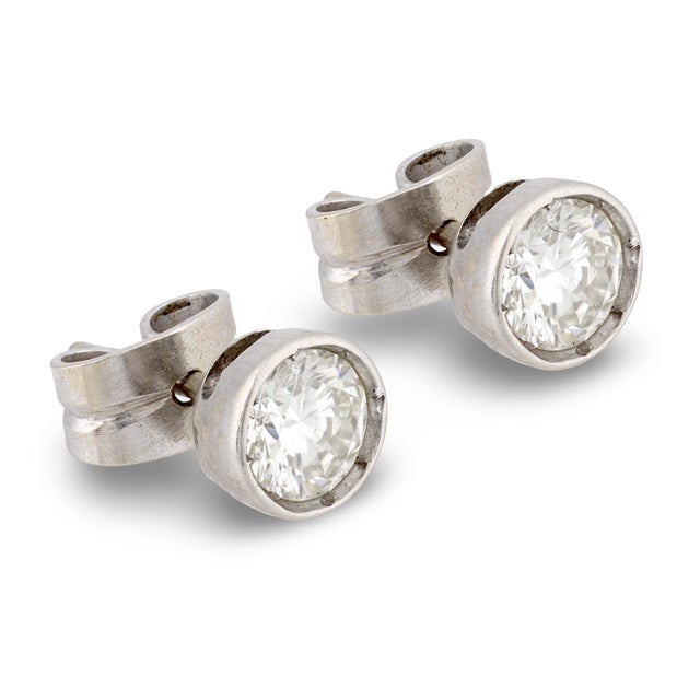 Contemporary Vintage Diamond 1.50 Carat 18k White Gold Bezel Stud Earrings, A Pair For Sale - Image 3 of 6