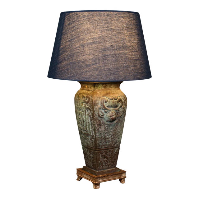 1970s Vintage Oriental Bronze Decorative Table Lamp For Sale