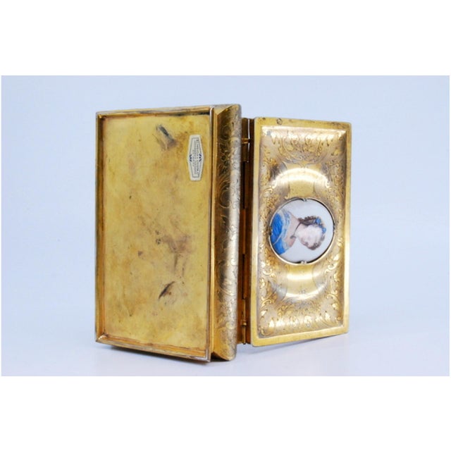 Gold-Plated Silver Jewelry Box with Engraved Plant Motifs and Enameled Lady Portrait For Sale - Image 4 of 10